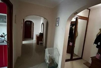 Apartament cu 3 camere decomandat în Micro 13 - 1