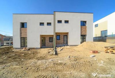 Casă cu 4 camere cu Teren 235 Mp în Central - 3