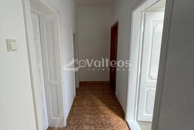 Casă cu 3 camere cu Teren 347 Mp în Central - 9