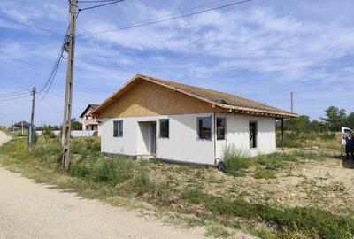 Casă cu 4 camere în Bradu - 1