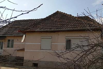 Casă cu Teren 1350 Mp în Valea Lungă - 1