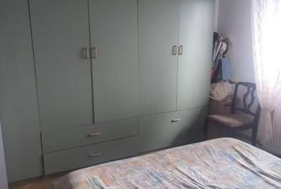 Apartament cu 3 camere decomandat în Siloz
