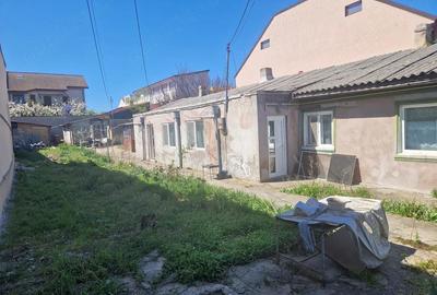 Casă cu 3 camere cu Teren 480 Mp în Central - 1