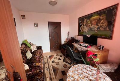 Apartament cu 3 camere decomandat în Cetatea - 5