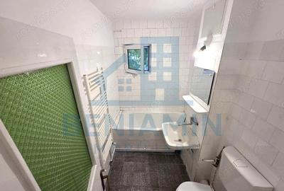 Apartament doua camere spatios Rovine etaj 1 cu centrala 54mp 1978 - 2