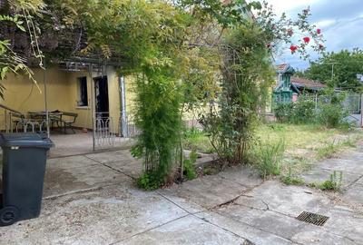Casă cu 3 camere în Titulescu - 7