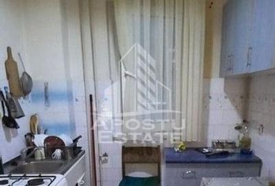 Apartament cu 3 camere, decomandat, etajul 1, zona Sagului Apartament cu 3 camere, decomandat, etajul 1, zona Sagului - 7