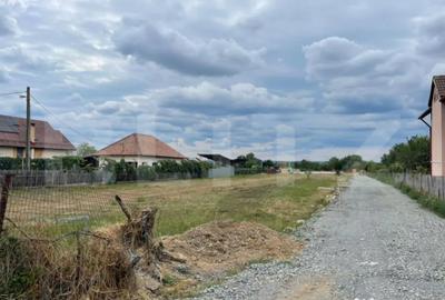 Teren de 1502 mp, în Primăverii