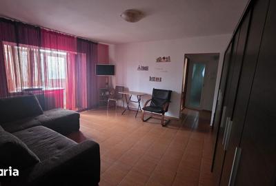 Apartament cu 3 camere semidecomandat în Central - 3