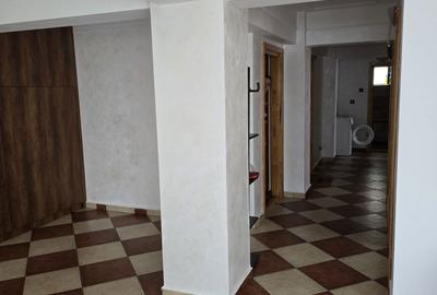 Apartament cu 3 camere decomandat în Fălticeni - 2