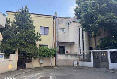 Apartament cu 3 camere în Eminescu