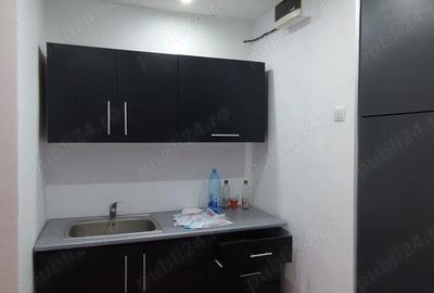 Spațiu comercial, de 50 mp, în Central - 3