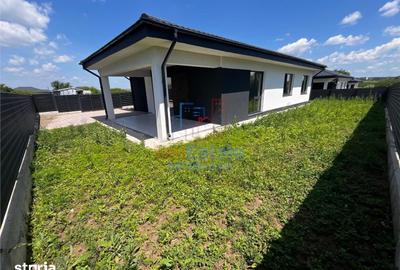Casă cu 4 camere cu Teren 400 Mp în Miroslava - 1