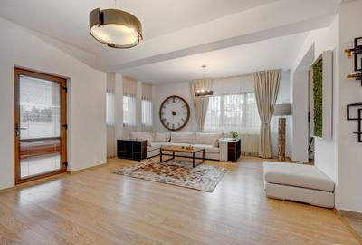 Casă individuală cu 5 camere cu Canalizare în Central - 1