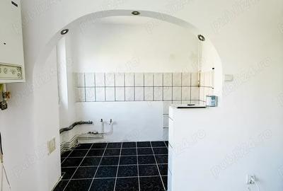 De vanzare: Apartament spa?ios, 3 camere, renovat. Str, Eliberarii