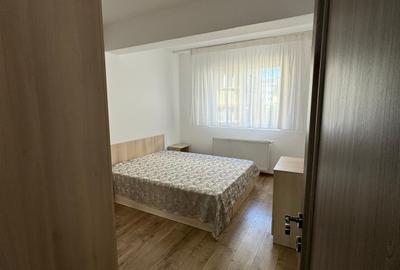 Apartament cu 2 camere semidecomandat, mobilat în Central