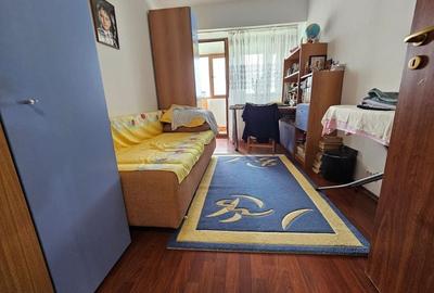 Vanzare 4 camere - mobilat/utilat Mega Mall - 3