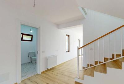 Casă cu 4 camere cu Teren 384 Mp în Domnești - 3