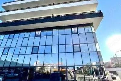 Spațiu comercial, de 64 mp, în Tractorul