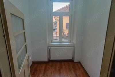 Apartament cu 4 camere semidecomandat în Ultracentral - 9