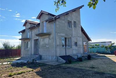 Casă individuală cu 5 camere în Șofronea
