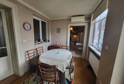 Apartament cu 3 camere semidecomandat în Favorit - 12