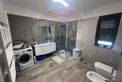 Casa 4 camere Focsani str Militari - 8