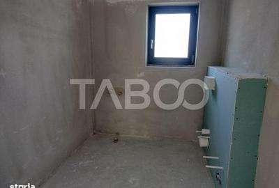 Casă cu 4 camere cu Canalizare în Cristian - 12
