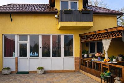 Casă individuală cu 5 camere cu Canalizare în Central - 2