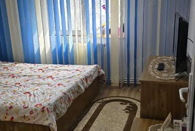 Apartament cu 3 camere decomandat în Horia - 7