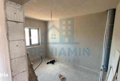 Casă cu 4 camere cu Teren 200 Mp în Malu Mare - 14