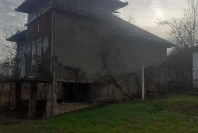 Casă cu 3 camere în Central - 2