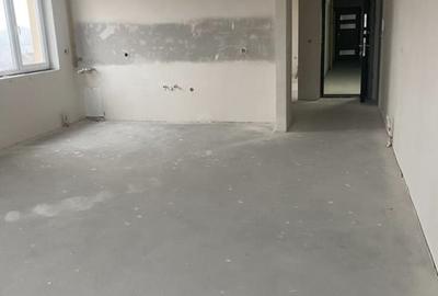 Apartament cu 3 camere semidecomandat în Gilău