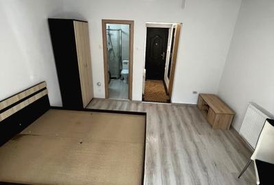 Garsonieră decomandată, mobilată în Romană