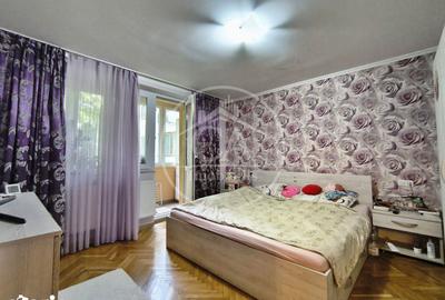 Apartament cu 4 camere decomandat în Decebal