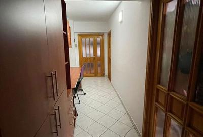 Apartament cu 3 camere decomandat în George Enescu - 10
