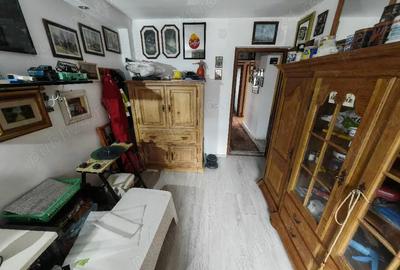 Apartament cu 4 camere decomandat în Central - 1