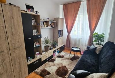 Apartament cu 3 camere, 62 mp, decomandat, etaj intermediar, Zona Calea Floresti - 1
