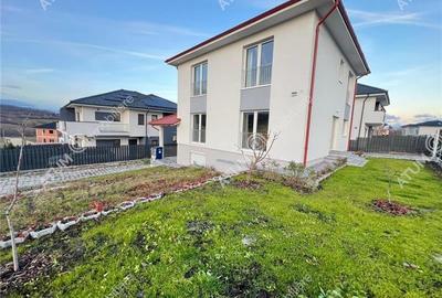 Casa individuala cu 5 camere si curte libera de 430 mp in Cisnadie - 18