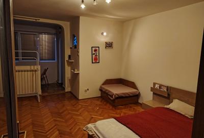 Garsoniera Favorit et1, proprietar, stare excelenta mobilata complet - 1