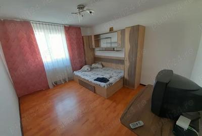 Garsonieră decomandată în Central - 2