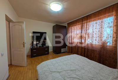 Apartament cu 3 camere semidecomandat, mobilat în Bună Ziua