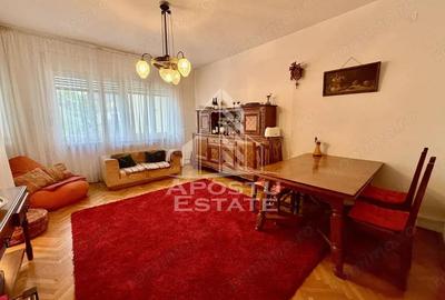 Apartament 5 camere, decomantat, etaj 1, garaj, zona Universitatilor