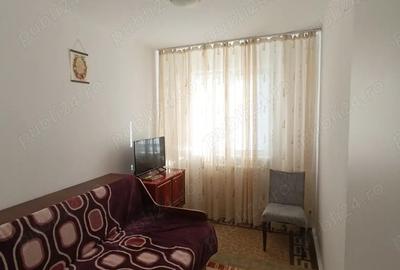 Vand apartament 3 camere semidecomandat etaj 1 Craiovita zona Orizont Vand apartament 3 camere semidecomandat etaj 1 Craiovita zona Orizont - 2