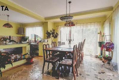 Casă cu 5 camere cu Teren 733 Mp în Luna - 4