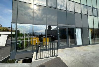 Spațiu comercial, de 76 mp, în Tractorul - 5