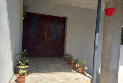 Apartament cu 3 camere decomandat în Agigea - 9