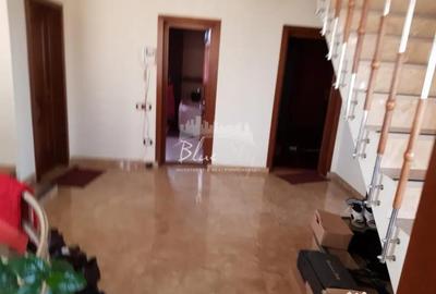 Casă cu 7 camere cu Canalizare în Km 5 - 6