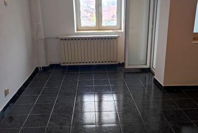 De vanzare garsoniera decomandata, Drumul Sarii - 3