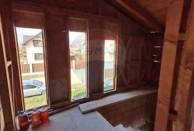 Casa la rosu in Crisitan, Brasov cu 4 camere de vanzare - 29